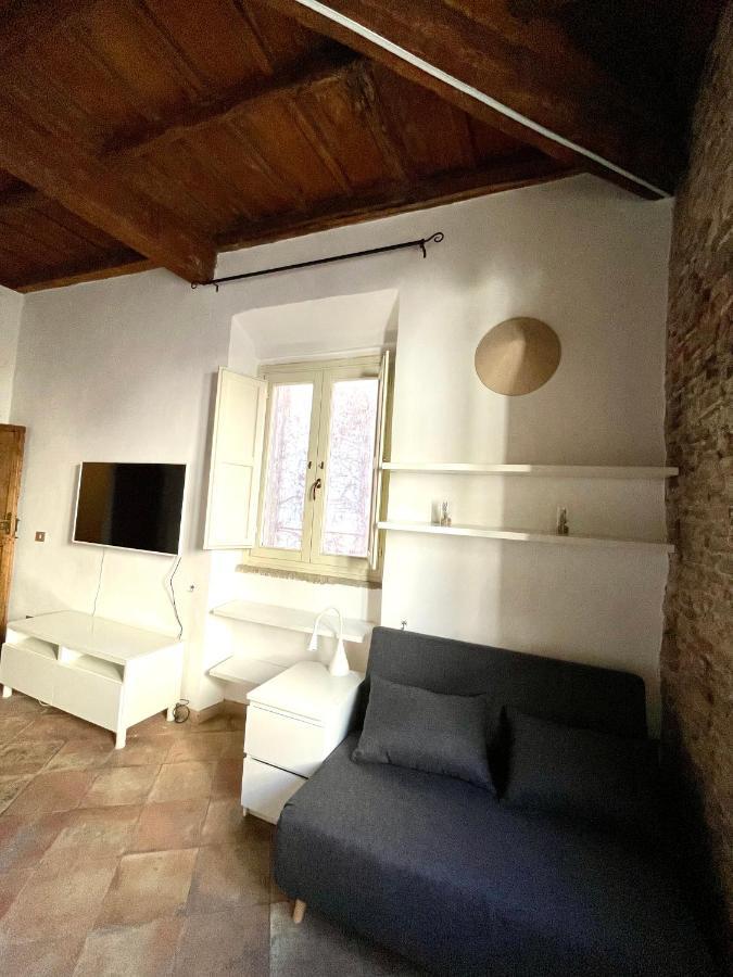 Navona Fox House Rom